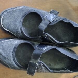 Size 6 Wide Propet Shoes